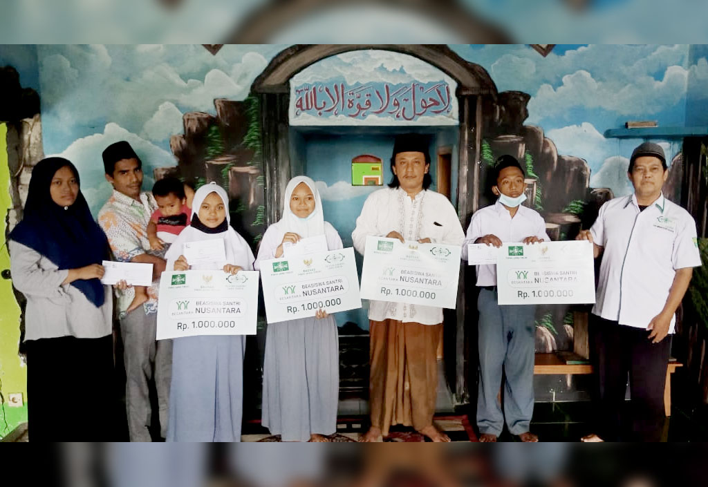 Santri Pesantren Rakyat Raih Beasiswa Santri Nusantara Lazisnu Jatim