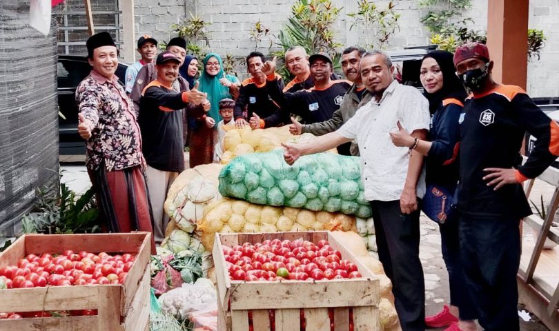 Gandeng Pesantren Rakyat, Komunitas 836 Donasi Sayur Jumat Legi Berkah