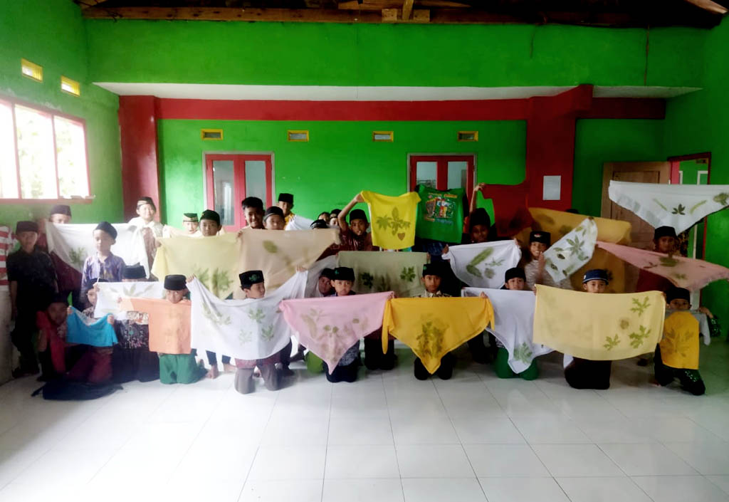 Hasil Batik Ecoprint SDII Pesantren Rakyat Al-Amin