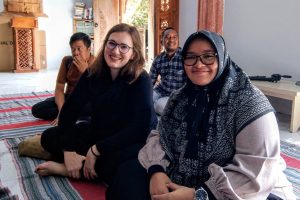 Nyai Heni Abdullah, Di Pesantren Rakyat, Semua Wajib Terus Belajar!