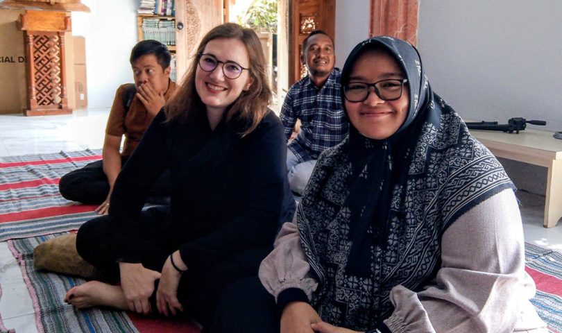 Nyai Heni Abdullah, Di Pesantren Rakyat, Semua Wajib Terus Belajar!