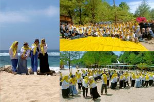 Guru PAUD Pesantren Rakyat Ikuti Outbound PKG Sumberpucung di Pantai Tanjung Penyu