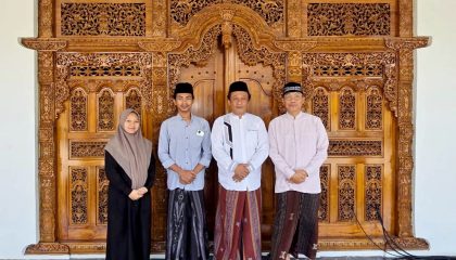 KH Abdullah SAM Ajak Eks Kepala BI Malang Kunjungi Pesantren Rakyat Luman