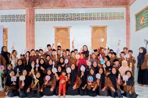 Hari Kartini di SDII Pesantren Rakyat, Siswa Antusias Berkarya - 1