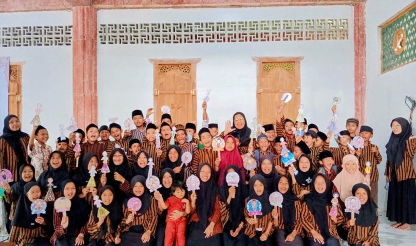 Hari Kartini di SDII Pesantren Rakyat, Siswa Antusias Berkarya - 1