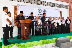 Koperasi Pesantren Rakyat Dilantik, KH Abdullah SAM Targetkan Tumbuh Hingga Rp1 Miliar - 1