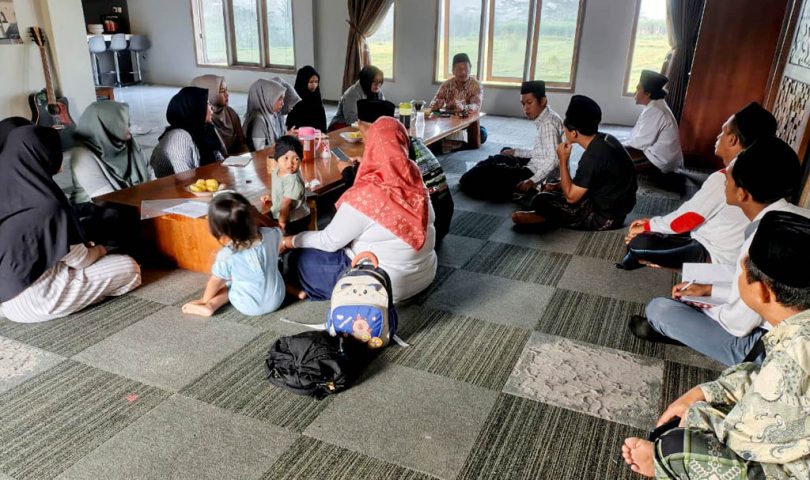 Ingatkan Makna Sarjana, KH Abdullah SAM Dorong Pengurus Pesantren Rakyat Terus Upgrade Pengetahuan